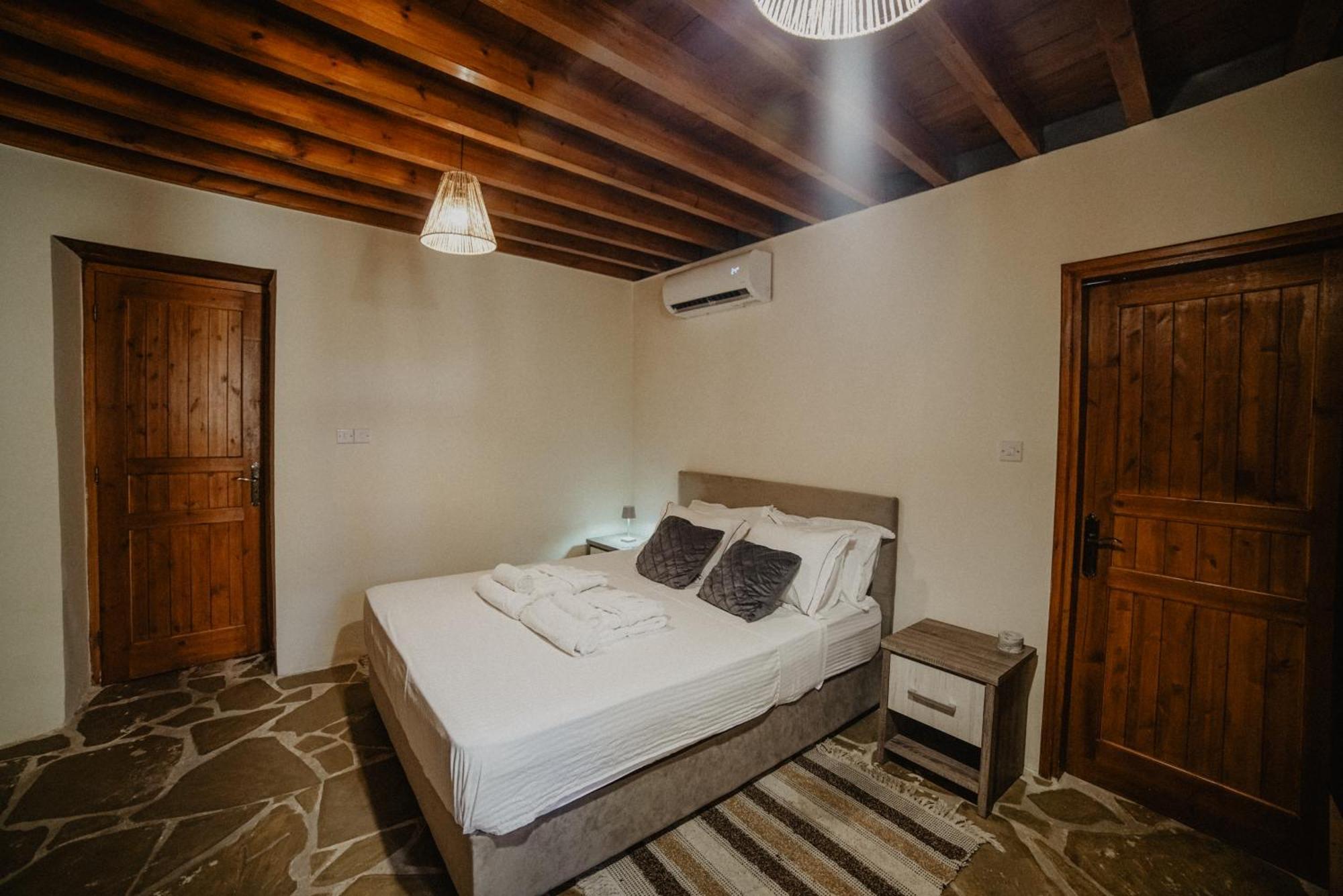 The Stonehouse Suites Limassol Chambre photo